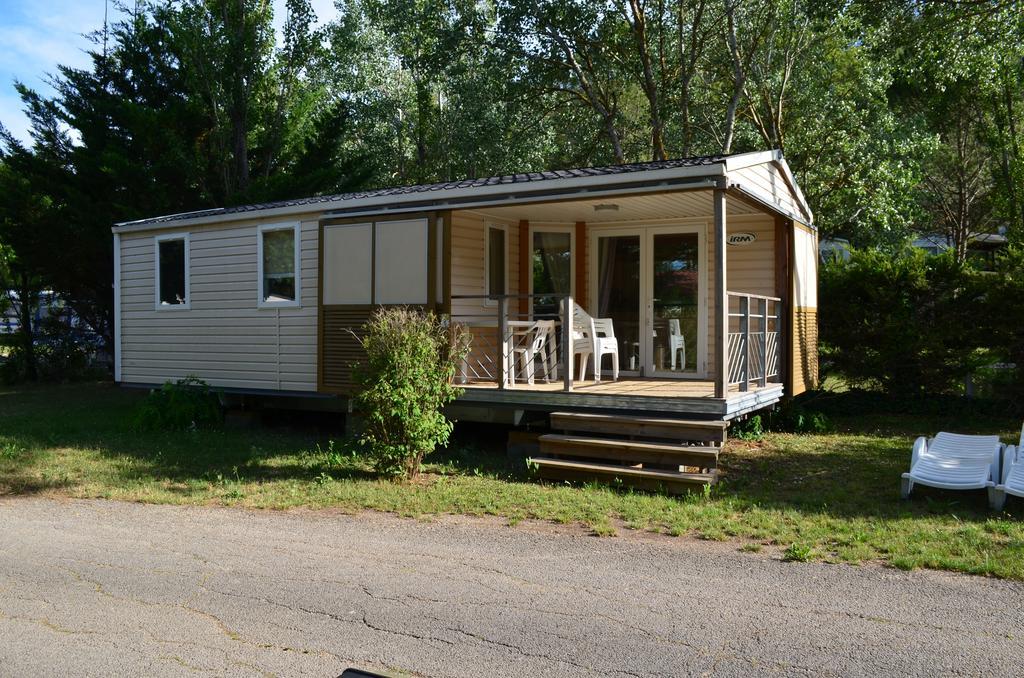 فندق Sainte-Anastasie-sur-Issoleفي  Camping La Vidaresse المظهر الخارجي الصورة