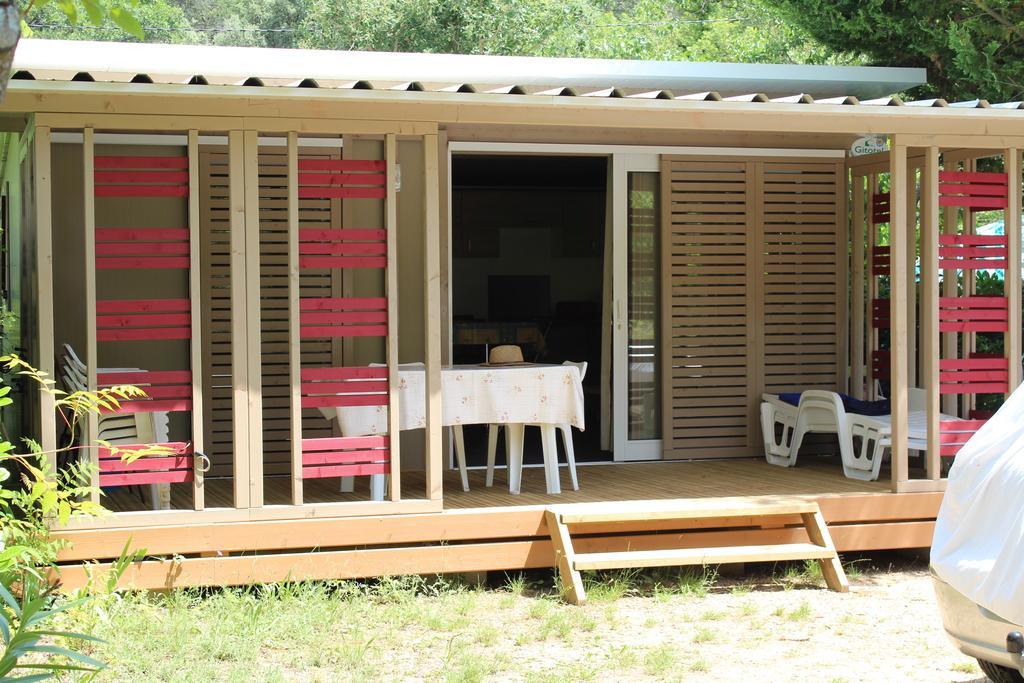 فندق Sainte-Anastasie-sur-Issoleفي  Camping La Vidaresse المظهر الخارجي الصورة